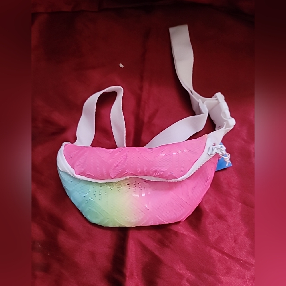 NWT Adidas Waist Bag  Fanny Pack  Cross-Body  Festival   White   New with Tags